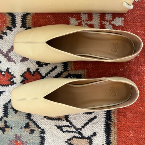 LoQ - Porto Flats in Turton sz 39 - Picture 2 of 4